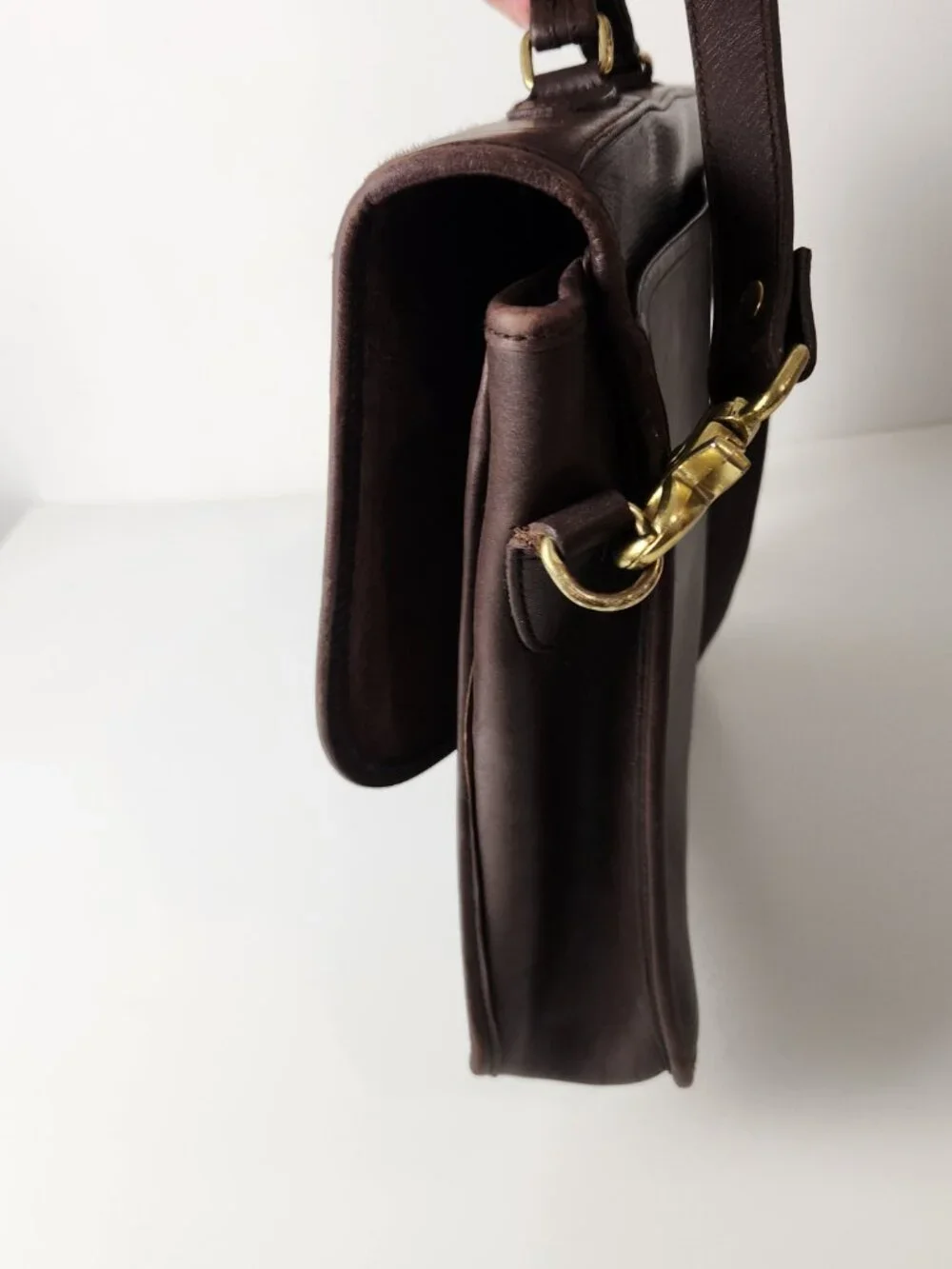 Hunt Club Messenger Bag Vintage Brown Leather Brass Turn Lock Removable Strap